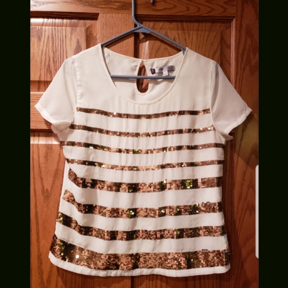 Jennifer Lopez Tops - White Jennifer Lopez shirt with gold sequins!